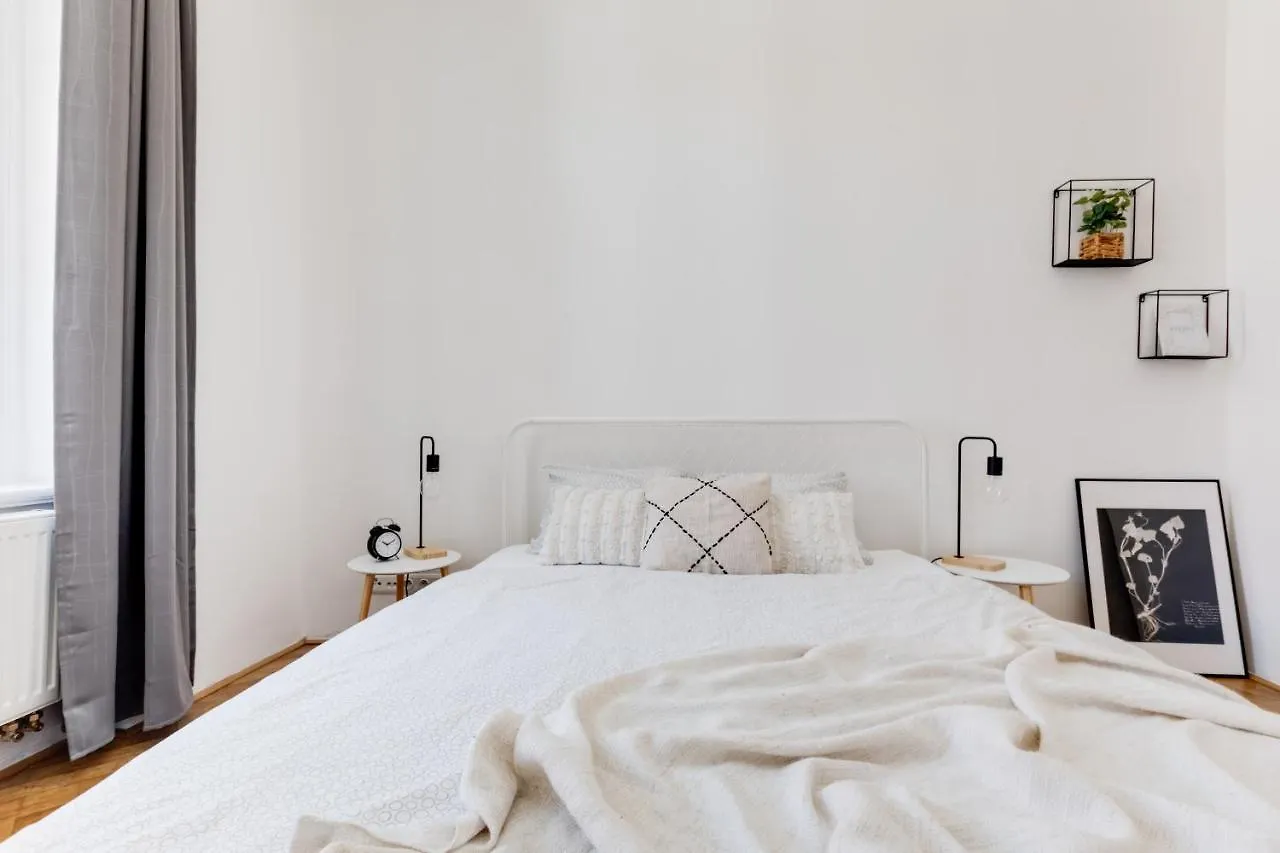Apartamento New Comfort Quiet 3Bds - Lub8 Praga República Checa
